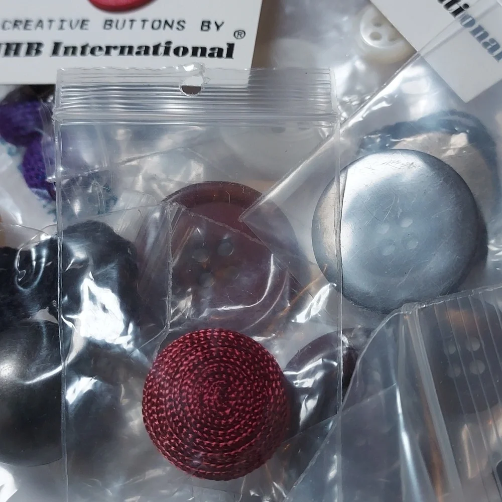 Lot of Vintage Buttons Sewing Handcrafts